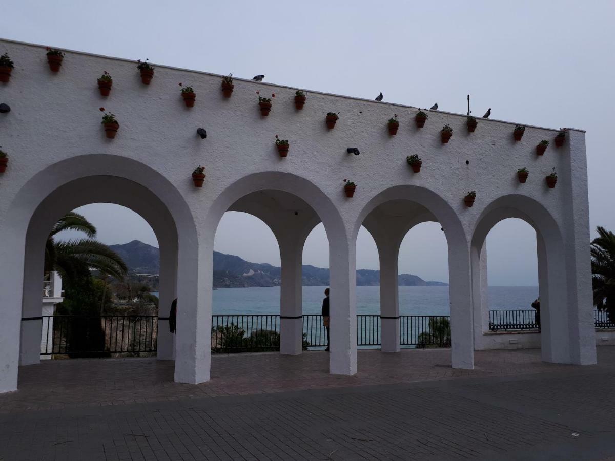 Calle Antonio Millon Nerja Extérieur photo